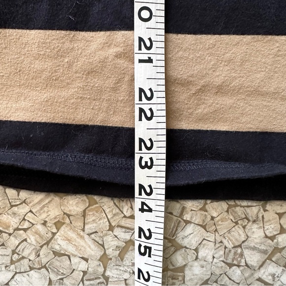 Black and tan striped stretch, Old Navy, pencil skirt size large. - Picture 3 of 5